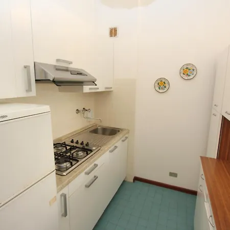 Jolly Apartment *