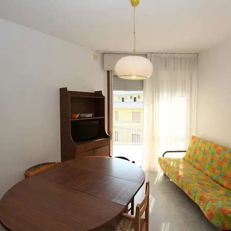 Jolly Apartment *